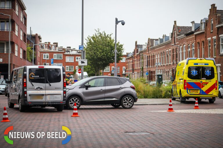 Botsing op kruising Carnisselaan in Rotterdam: kind nagekeken