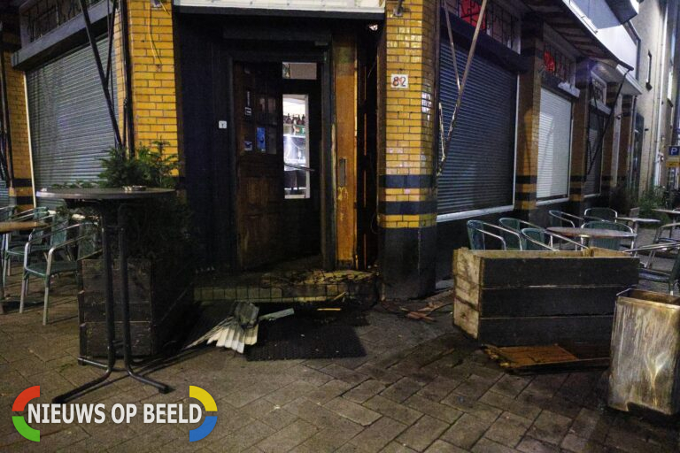Explosie en vervolgens  brand bij deur cafe Beijerlandselaan Rotterdam