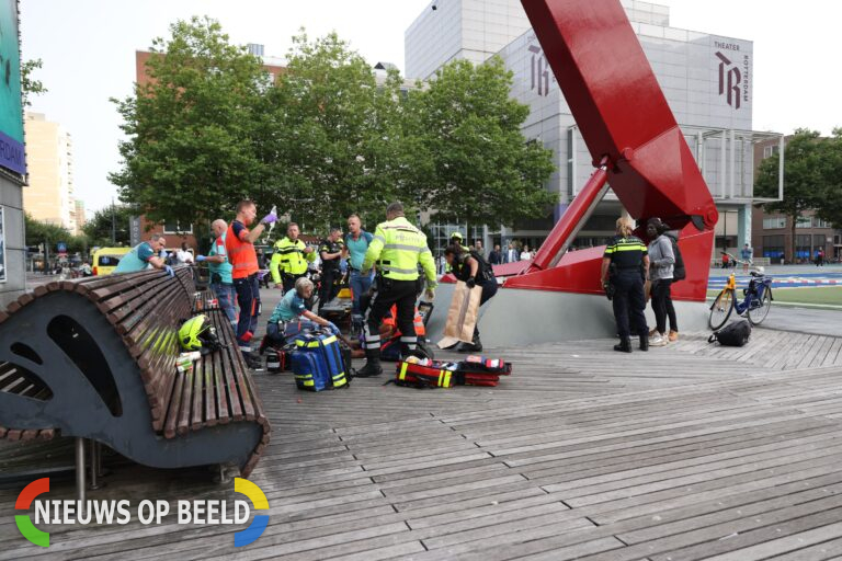 Zwaargewonde man na schietpartij Schouwburgplein Rotterdam