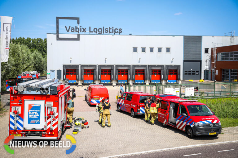 Brandweer uren ingezet na lek in gasblusinstallatie Driemanssteeweg Rotterdam