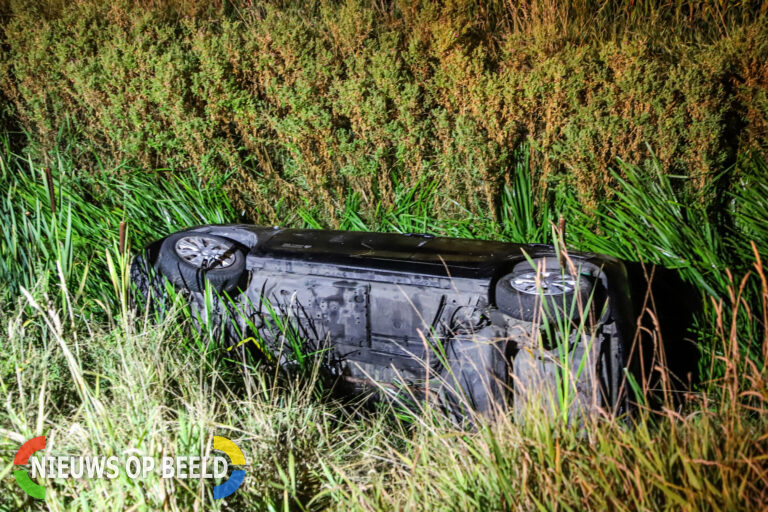Bestuurder aangehouden na te water raken met voertuig Drieëndijk Heenvliet