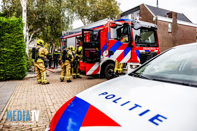 Man aangehouden na brand in achtertuin Ferdinand Bolstraat Oud-Beijerland