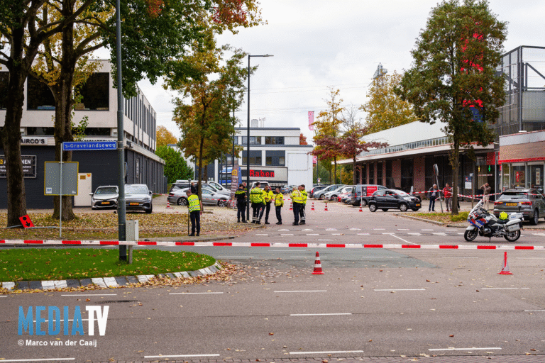 Kind zwaargewond na aanrijding met meerdere voertuigen Fokkerstraat Schiedam