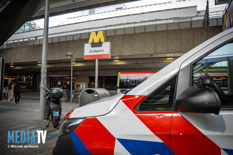 Man gaat te voet vandoor na overval op tabakszaak Metroplein Rotterdam