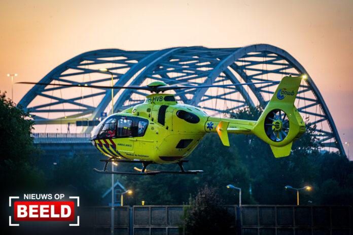 Fietser overleden na ongeval op fietspad, politie zoekt scooterrijder Van Brienenoordbrug Rotterdam
