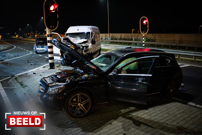 Vijf gewonden en aanhouding na groot ongeval N209 Bergschenhoek