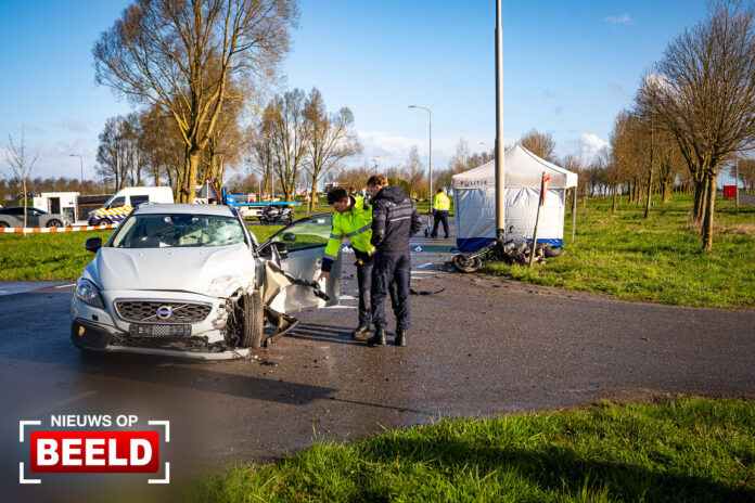 Motorrijder overleden na aanrijding met auto Provincialeweg Melissant