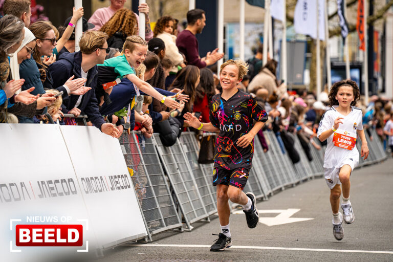 SFEERREPORTAGE | Kidsrun en City Run drukbezocht voorafgaand aan Marathon Rotterdam