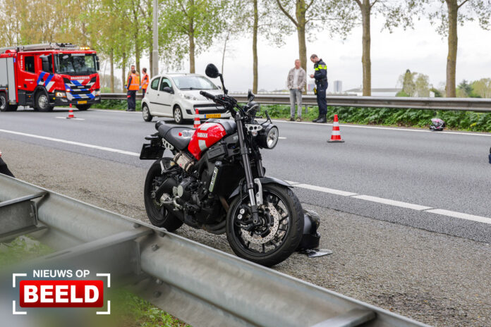 Ongeval tussen motor en auto A20 Nieuwerkerk aan den IJssel
