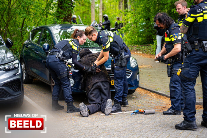 Man aangehouden na dreigen met mes bij voetbalvereniging Oldegaarde Rotterdam