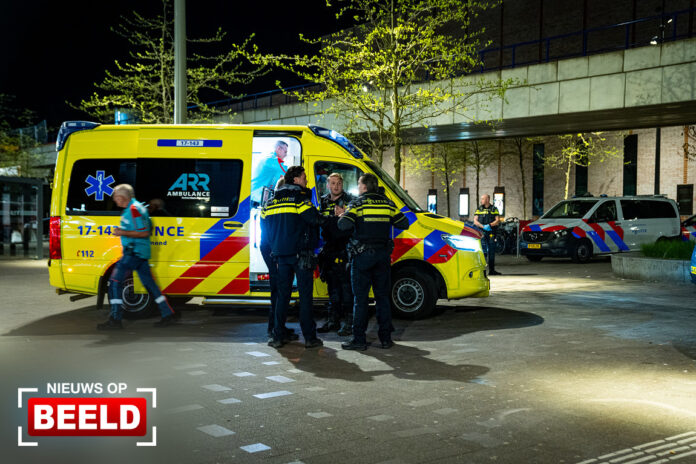 Slachtoffer met verwonding in nek mogelijk gebeten door hond Hillevliet Rotterdam