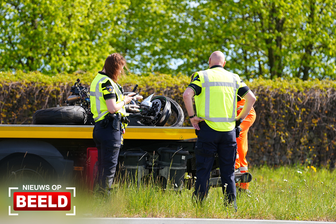 Motorrijder gewond bij eenzijdig ongeval Abram van Rijckevorselweg Capelle aan den IJssel