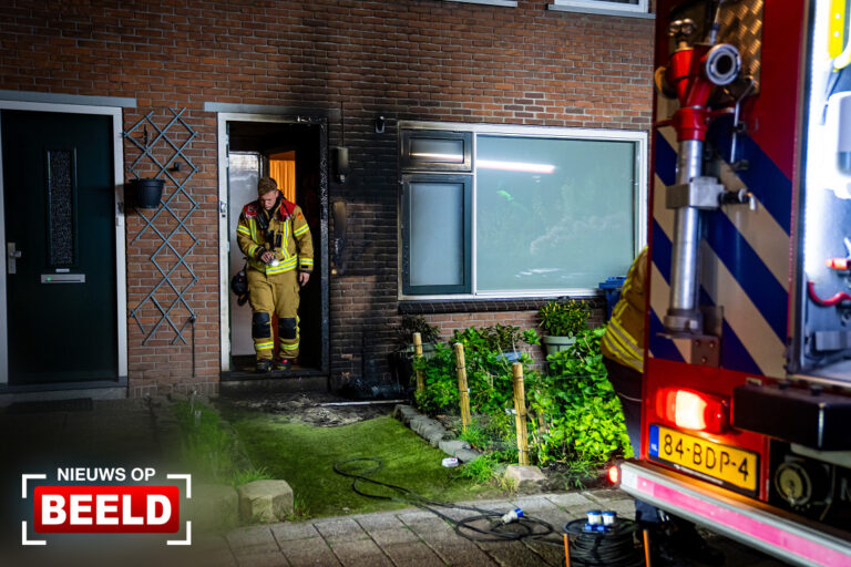 Ouder echtpaar doelwit brandstichting, man naar ziekenhuis Crocusstraat Rotterdam