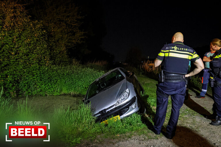 Auto te water Klaas Klinkertweg Capelle aan den IJssel