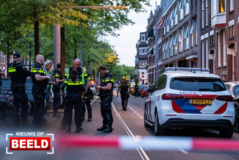 Minderjarige jongen gewond bij steekpartij, ook schoten gehoord Claes de Vrieselaan Rotterdam