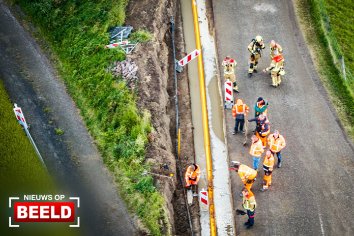 Zinkgat door gesprongen waterleiding Zinkweg in Oud-Beijerland
