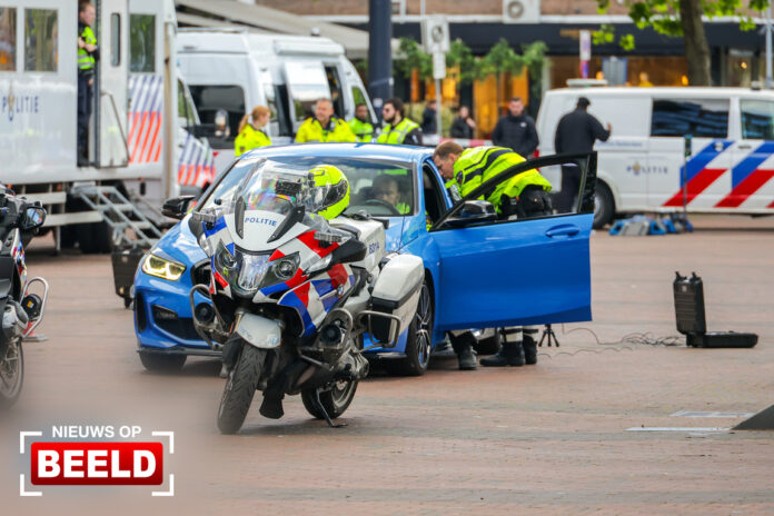 Acht te luide auto’s op de bon bij controle Meent Rotterdam