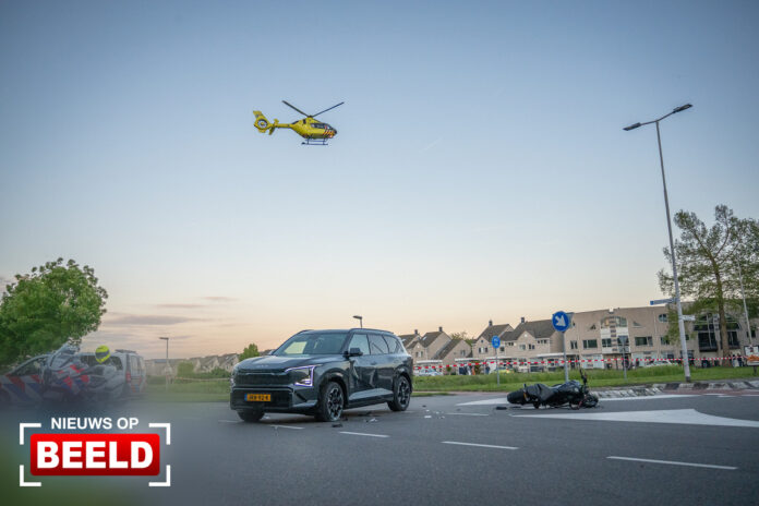 Motorrijder zwaargewond na aanrijding met auto Maaswijkweg Spijkenisse