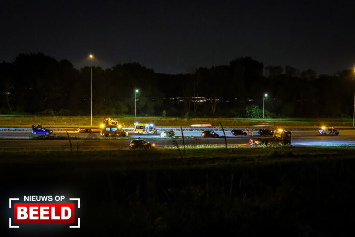 Ravage op de snelweg nadat meerdere voertuigen botsen op de A20 Rotterdam