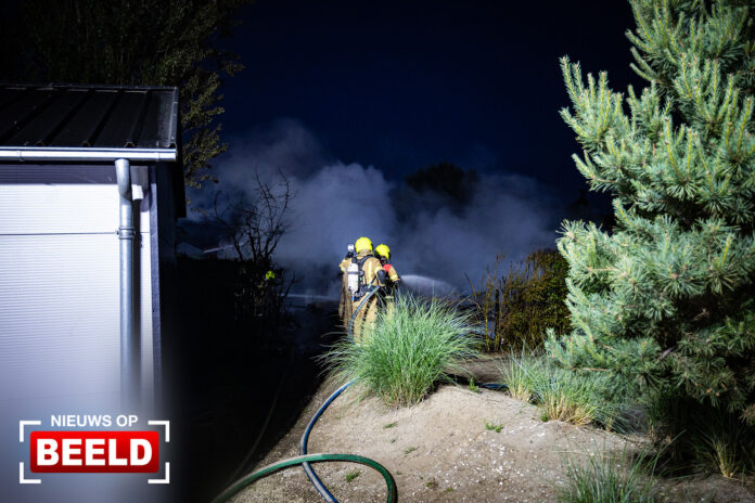 Gewonde na felle uitslaande brand in chalet Parkweg Hellevoetsluis