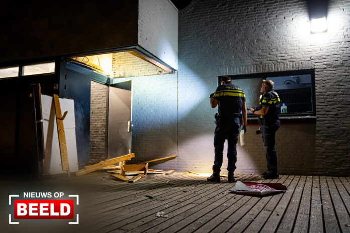 Veel schade na explosie bij jongerenvereniging Pretorialaan Rotterdam