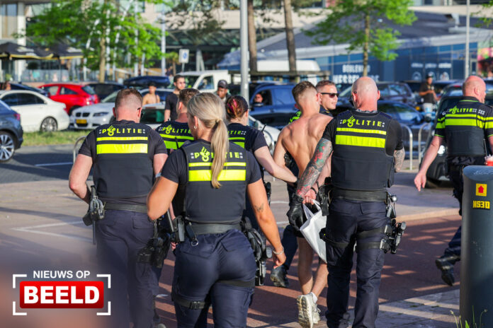 Diverse opstootjes bij strand Nesselande aan de Siciliëboulevard Rotterdam