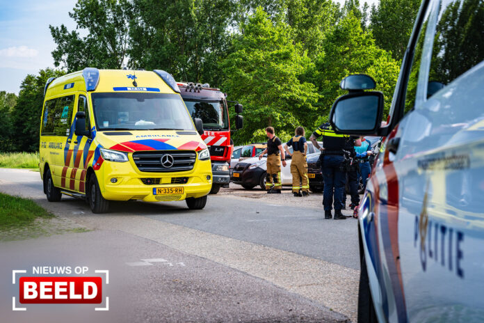 Fietser heeft hoge nood en valt tijdens behoefte in sloot Watersportweg Vlaardingen