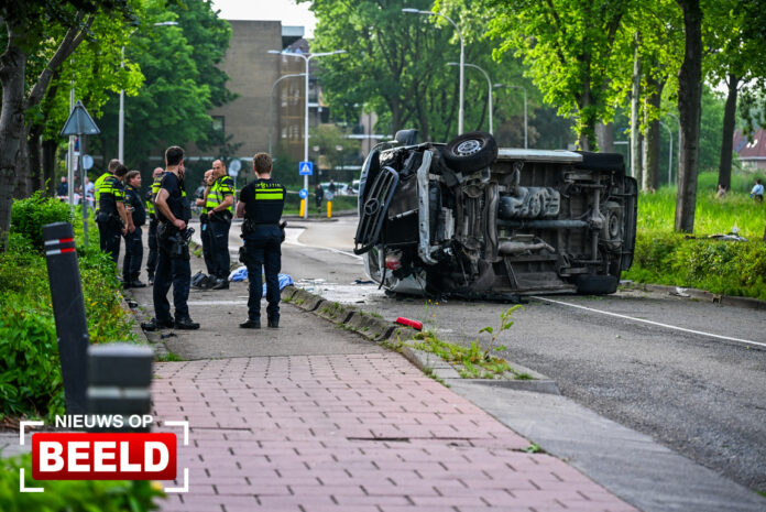 Bestuurder gereanimeerd na aanrijding bestelbus Groenhovenweg Gouda