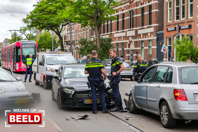 Bestuurder onder invloed richt ravage aan Bergweg Rotterdam