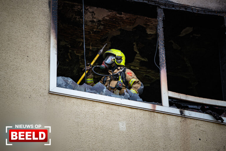 Woning onbewoonbaar na uitslaande brand Hogenbanweg Schiedam