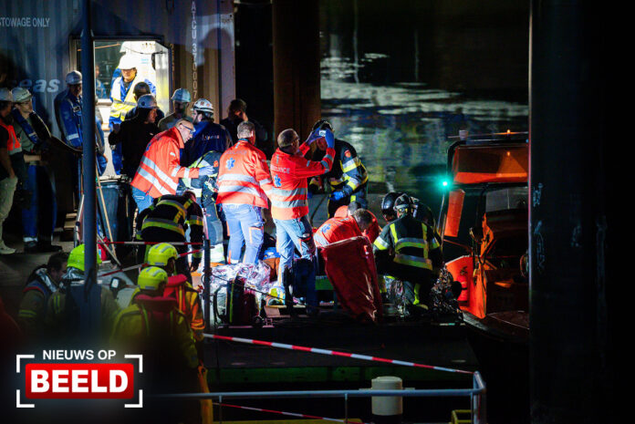 Twee personen gewond bij bedrijfsongeval Noordzeeweg Rozenburg