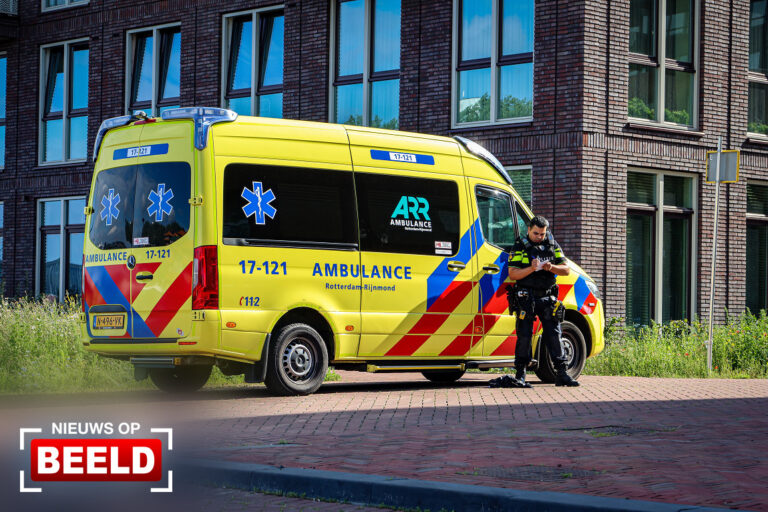 Persoon springt te water na vechtpartij Mullerkade Rotterdam