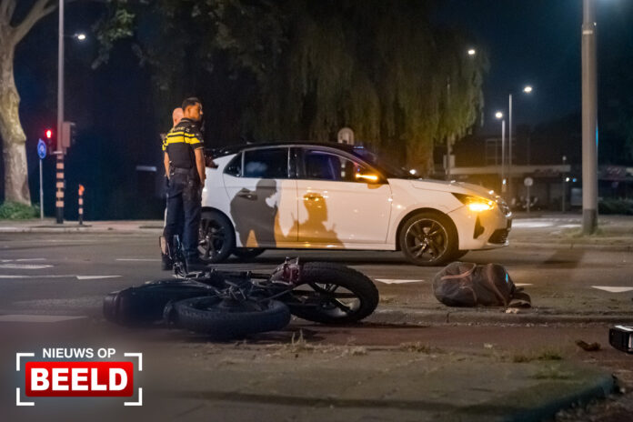 Twee bestuurders onder invloed aangehouden na aanrijding Spinozaweg Rotterdam