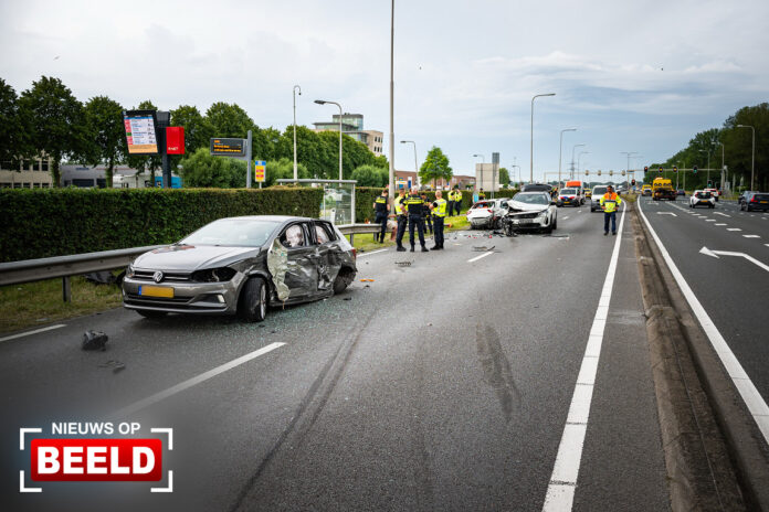 Twee gewonden en grote ravage na ongeval Groene Kruisweg Spijkenisse