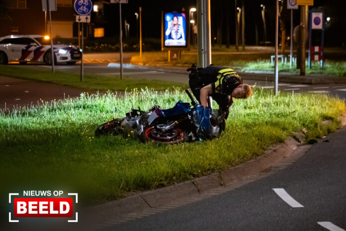 Twee gewonden na eenzijdige aanrijding met motor Henry Dunantlaan Barendrecht