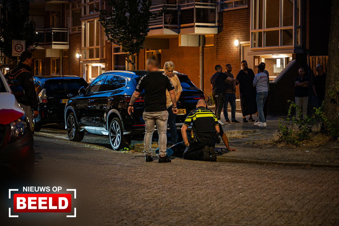 Man gewond na ongeval met eigen auto Persoonshaven Rotterdam.