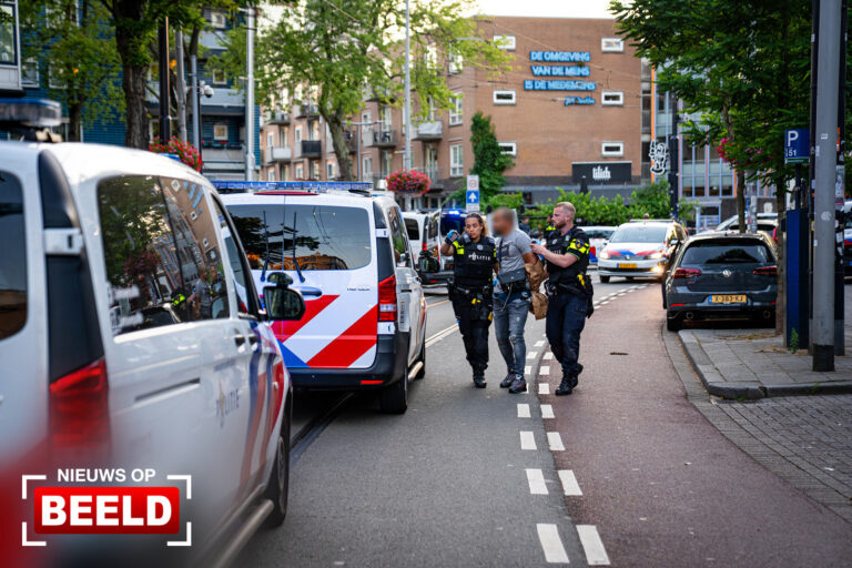 VIDEO | Man overleden na schietpartij op straat Nieuwe Binnenweg Rotterdam