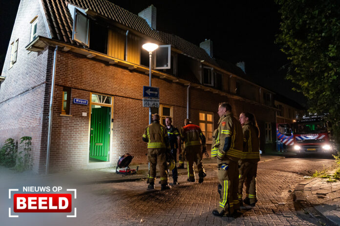 Veel schade aan woning na brand op eerste etage Weipad Rotterdam