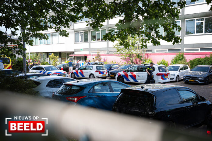 Vrouw zwaargewond bij steekpartij bij bedrijf Merseyweg Botlek Rotterdam