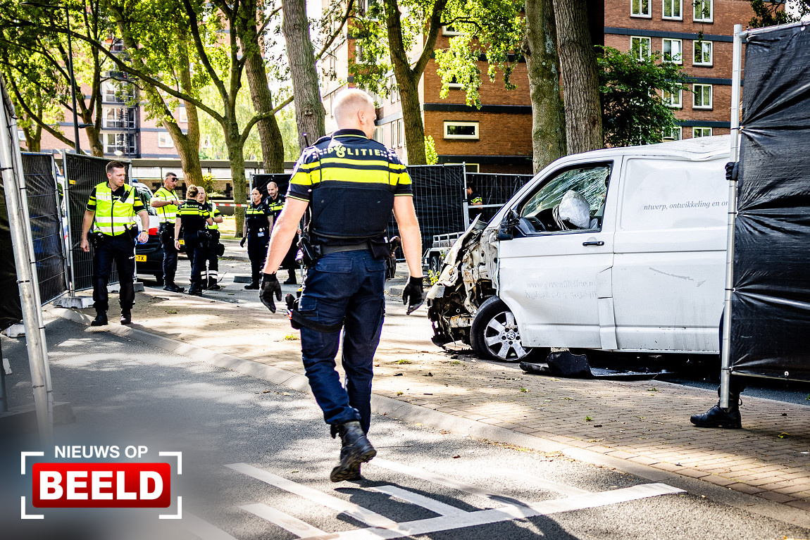 Bestuurder bedrijfsbus overleden na ongeval Havendijk Schiedam
