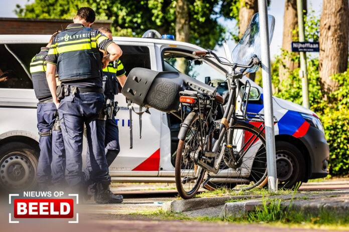Moeder met twee kinderen op fiets aangereden Nijhofflaan Dordrecht