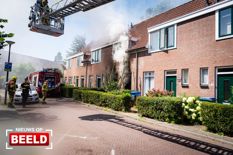 Fatbike vat vlam en veroorzaakt uitslaande brand in woning Achterdonk Rotterdam