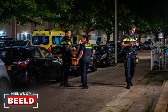 Meisje gestoken bij oor in jongerenwoonvorm Beesdestraat Rotterdam