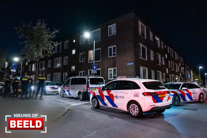 Twee minderjarige aangehouden na gewelddadige woningoverval Madeliefstraat Rotterdam