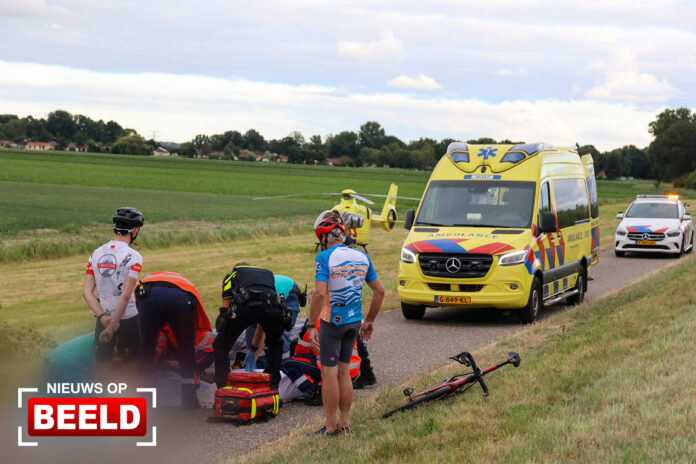 Wielrenner hard ten val Rottedijk Bleiswijk