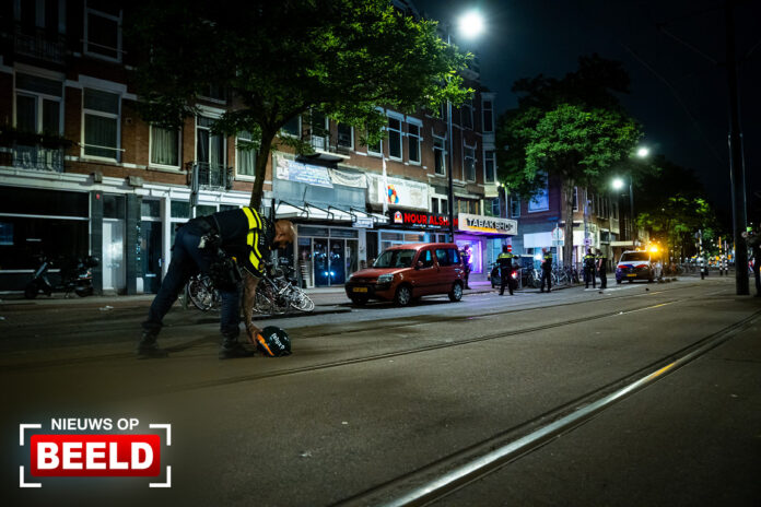 Scooterrijder zwaargewond na val met scooter Vierambachtsstraat Rotterdam