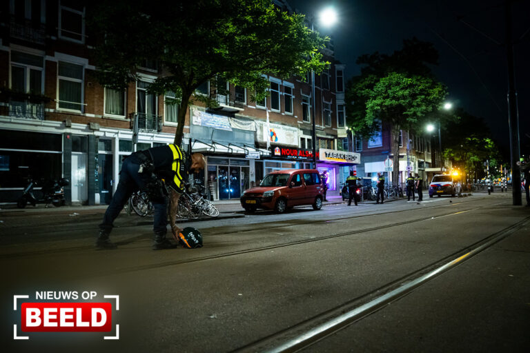 Scooterrijder zwaargewond na val met scooter Vierambachtsstraat Rotterdam