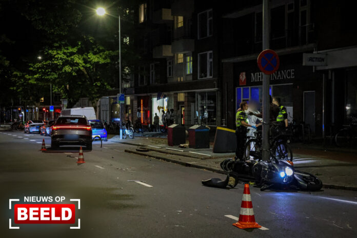 Motorrijder aangehouden na aanrijding met taxi Admiraal de Ruyterweg Rotterdam