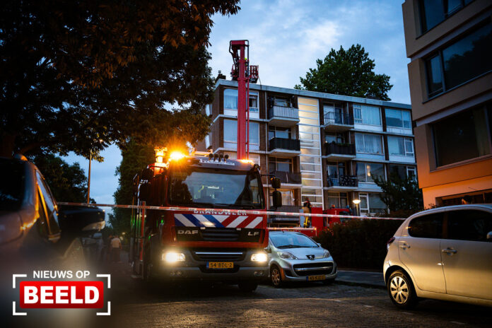 Bewoner en kat gered uit brandende woning Heinsiusstraat Schiedam