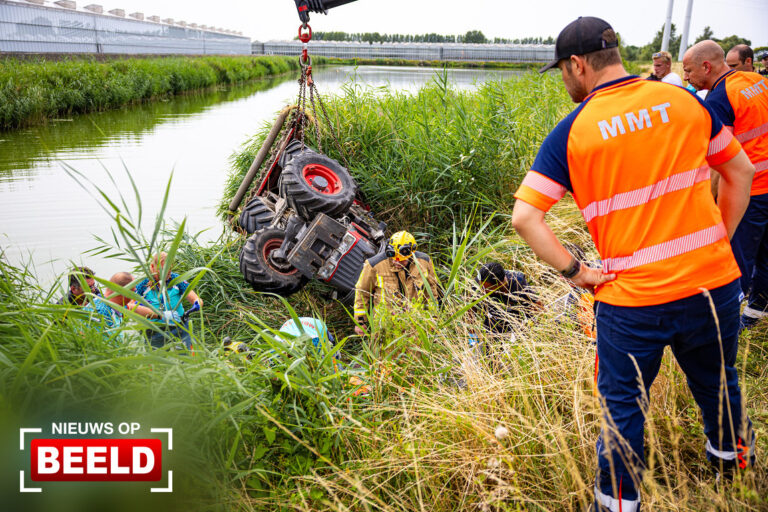 Man onder trekker bekneld in sloot Laan van Mathenesse Bleiswijk